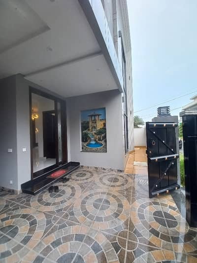 10 Marla Brand New House For Sale At Prime Location!