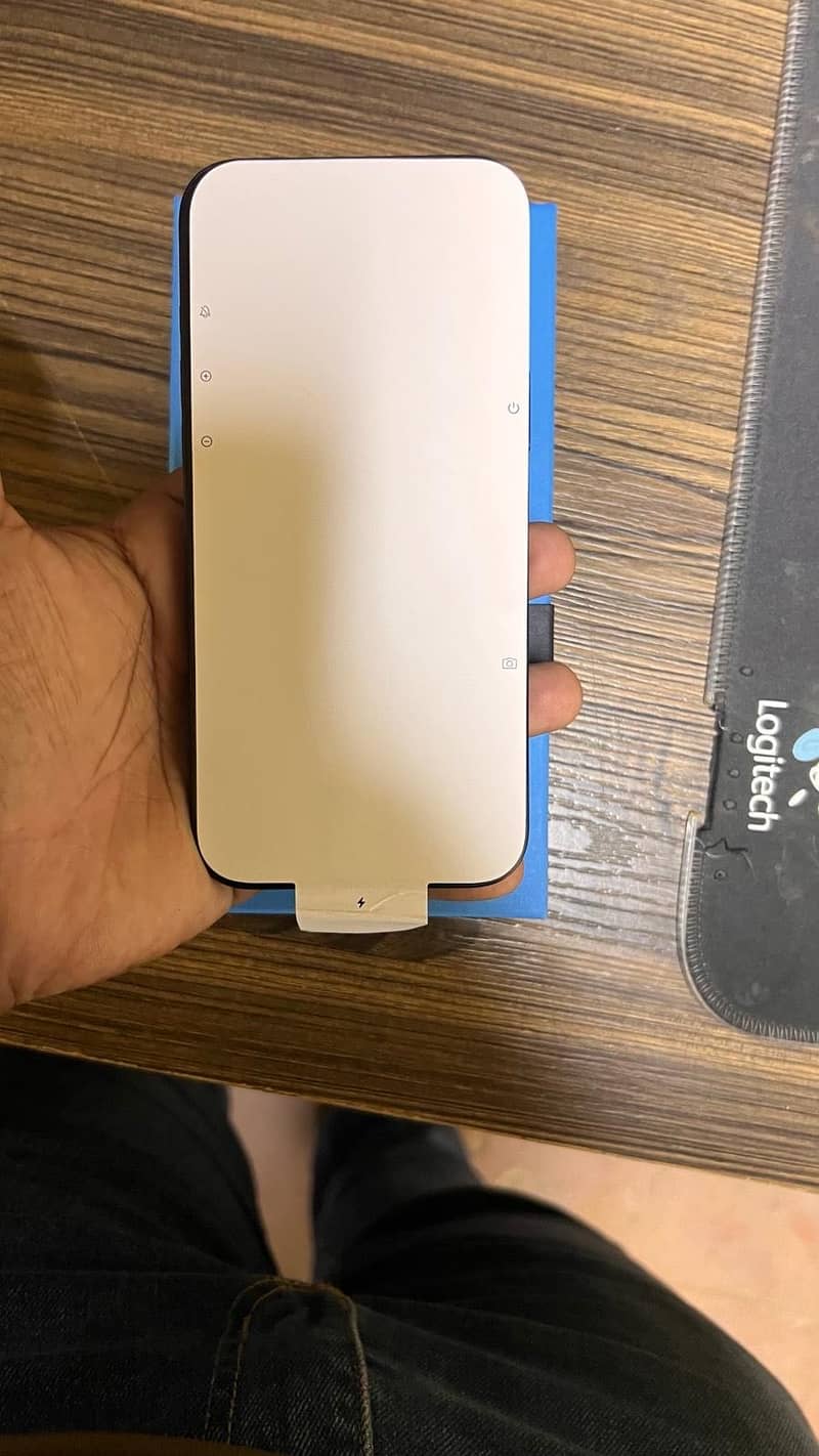 Apple iPhone 16 Pro Max 0