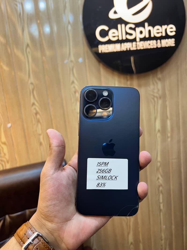 Apple iPhone 15 Pro Max 2