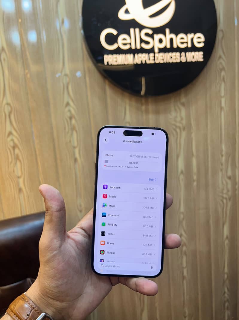 Apple iPhone 15 Pro Max 7