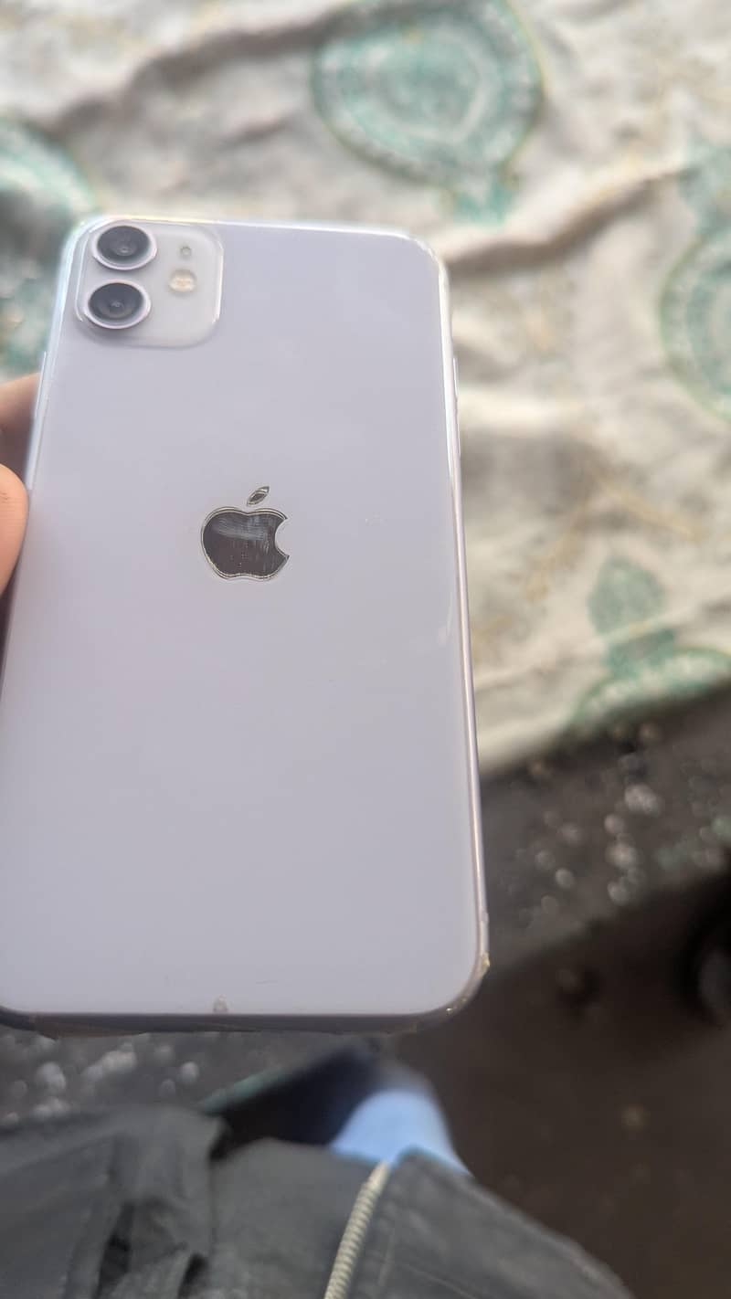Apple iPhone 11 3