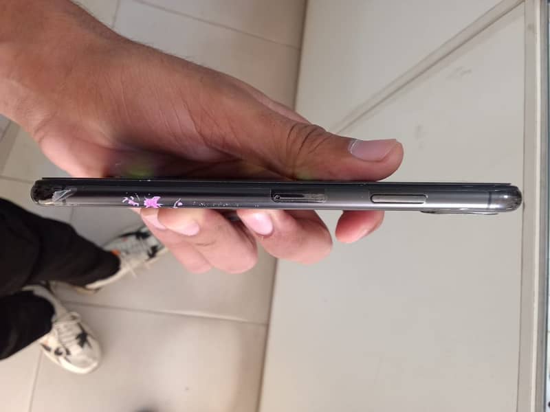 Apple iPhone XS Max 2