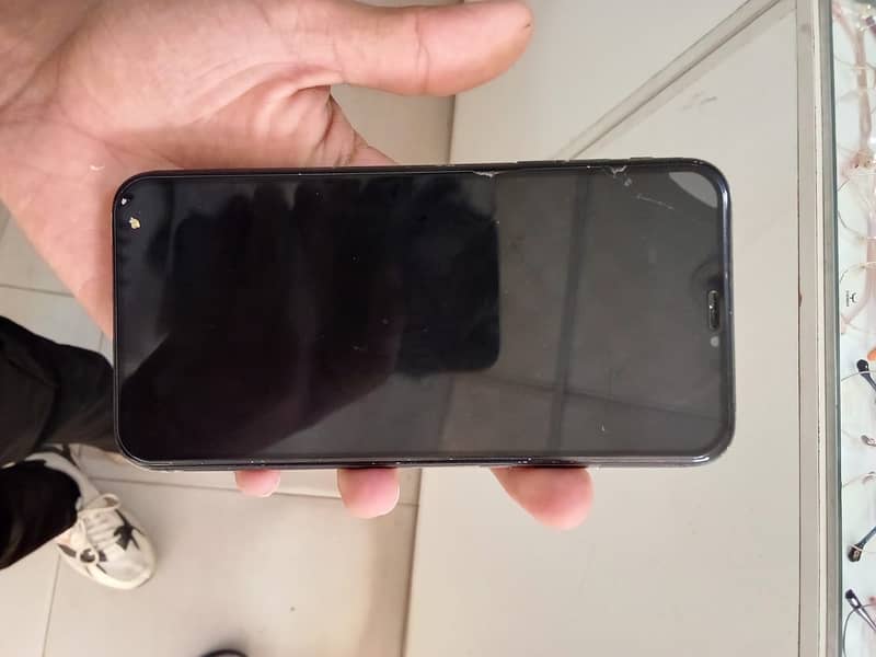 Apple iPhone XS Max 3