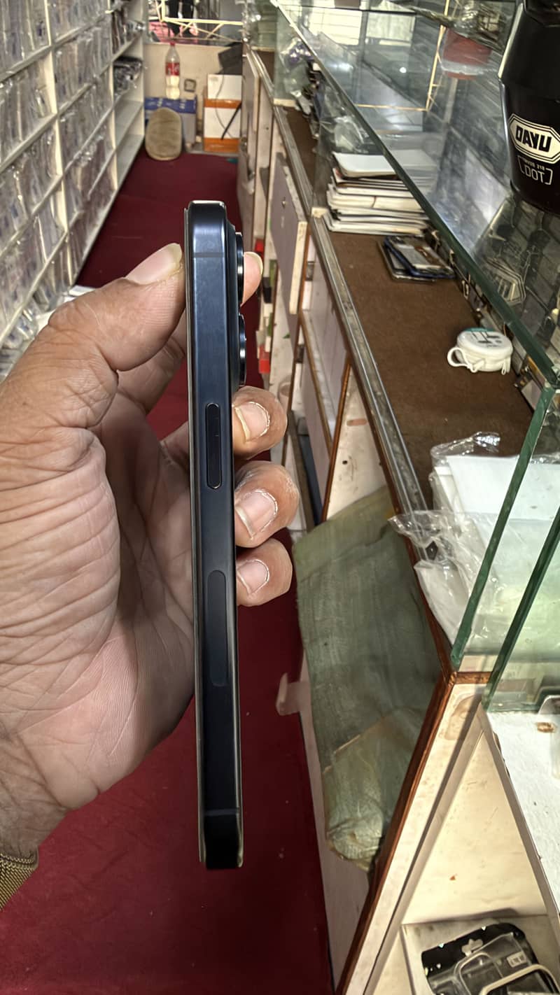 Apple iPhone 15 Pro 1