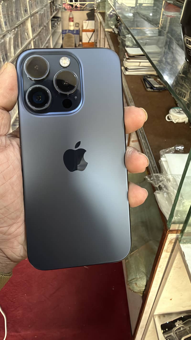Apple iPhone 15 Pro 3