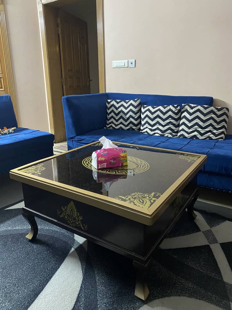 Center table 0