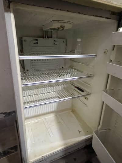 Dawlance Fridge for sale urgent sale good fridge