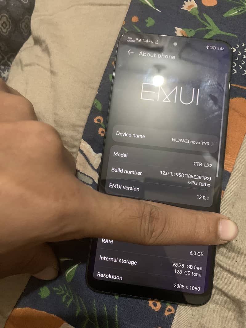 Huawei Nova Y90 3