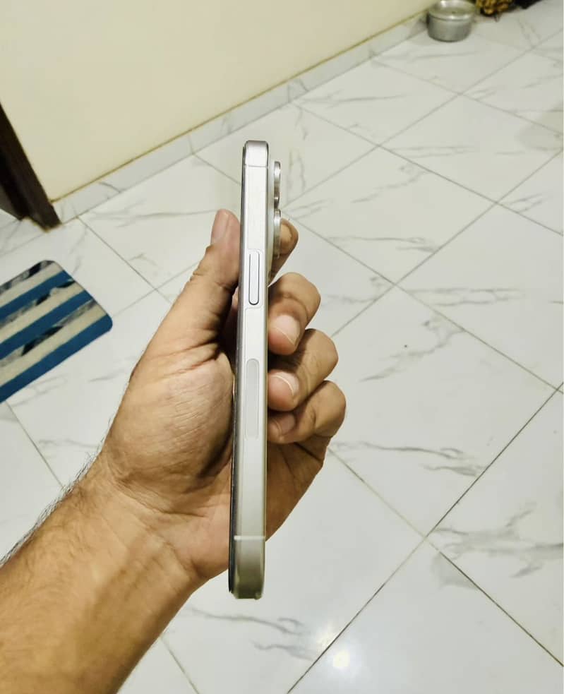 Apple iPhone 15 Pro JV White Titanium | 85% Battery Health 2