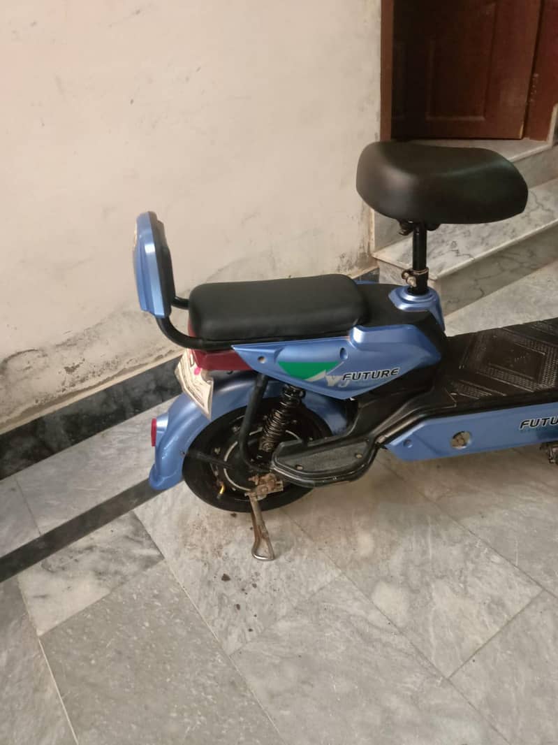 electric scooter 10
