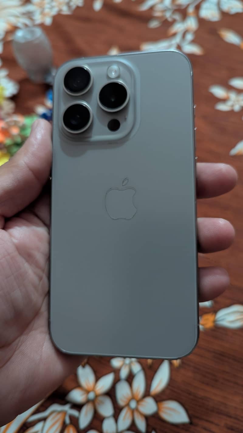Apple iPhone 15 Pro 0
