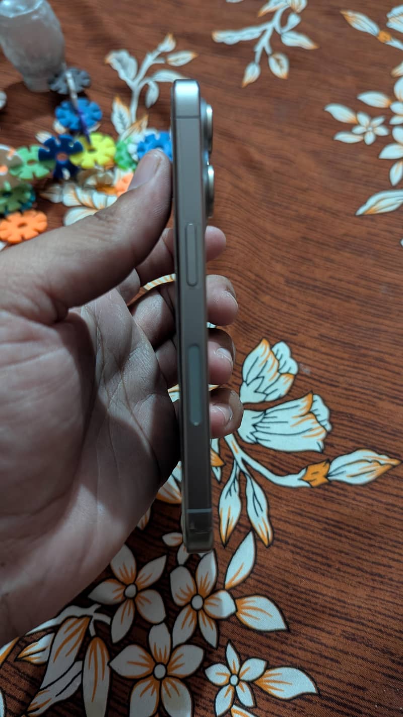 Apple iPhone 15 Pro 1