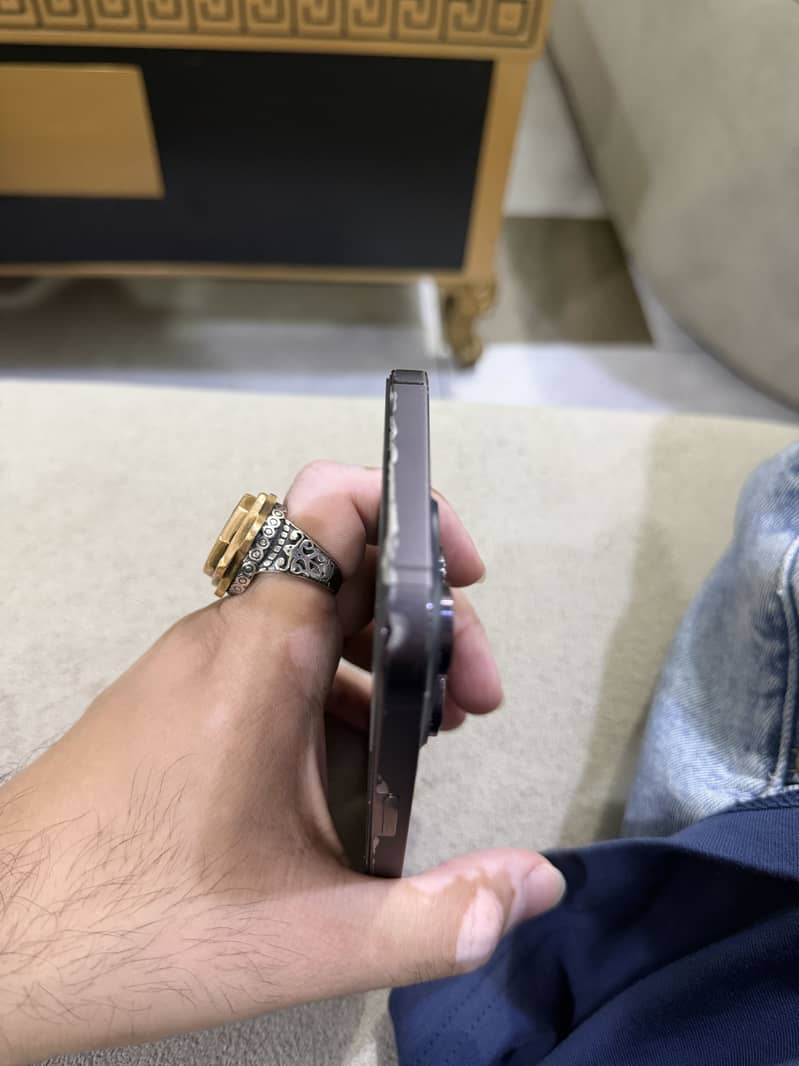 Apple iPhone 14 Pro Max 4