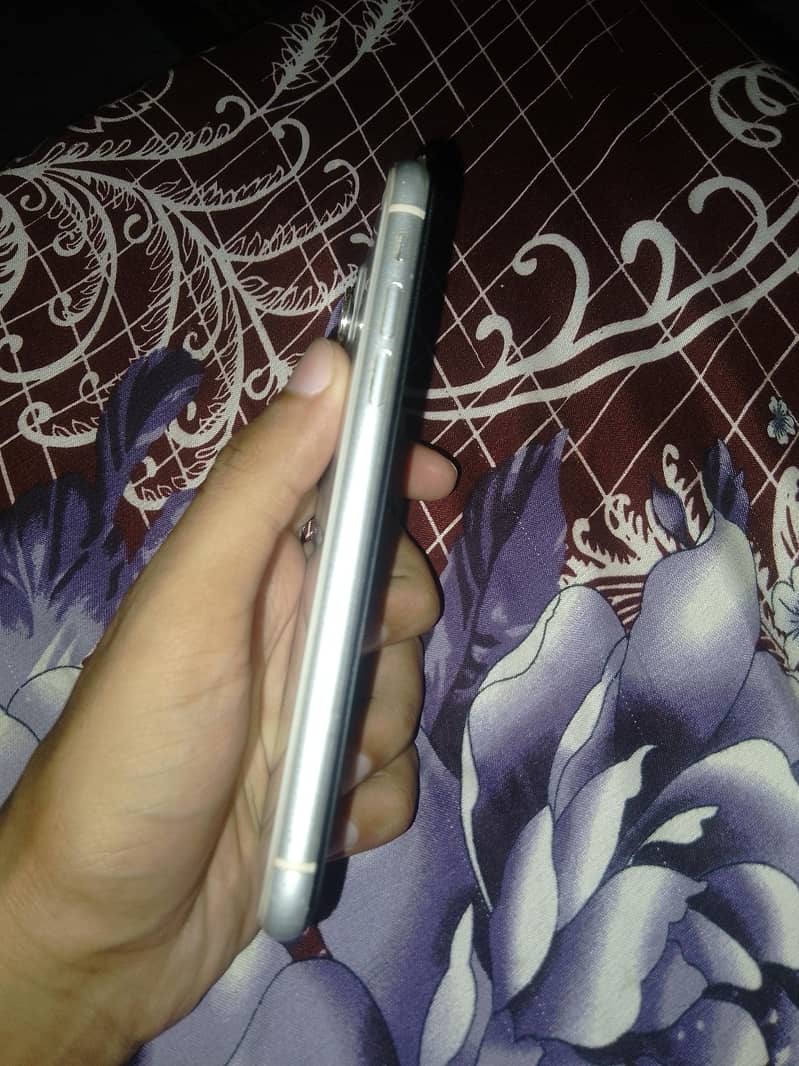 Apple iPhone XR 3