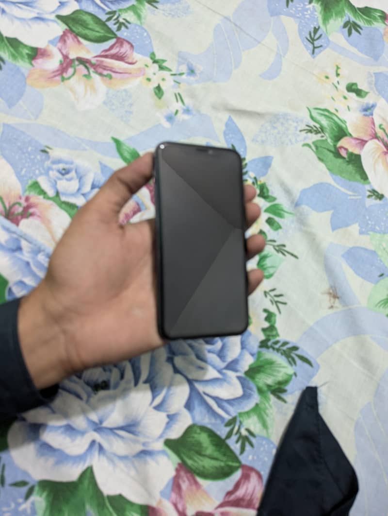 Apple iPhone 11 Pro 6