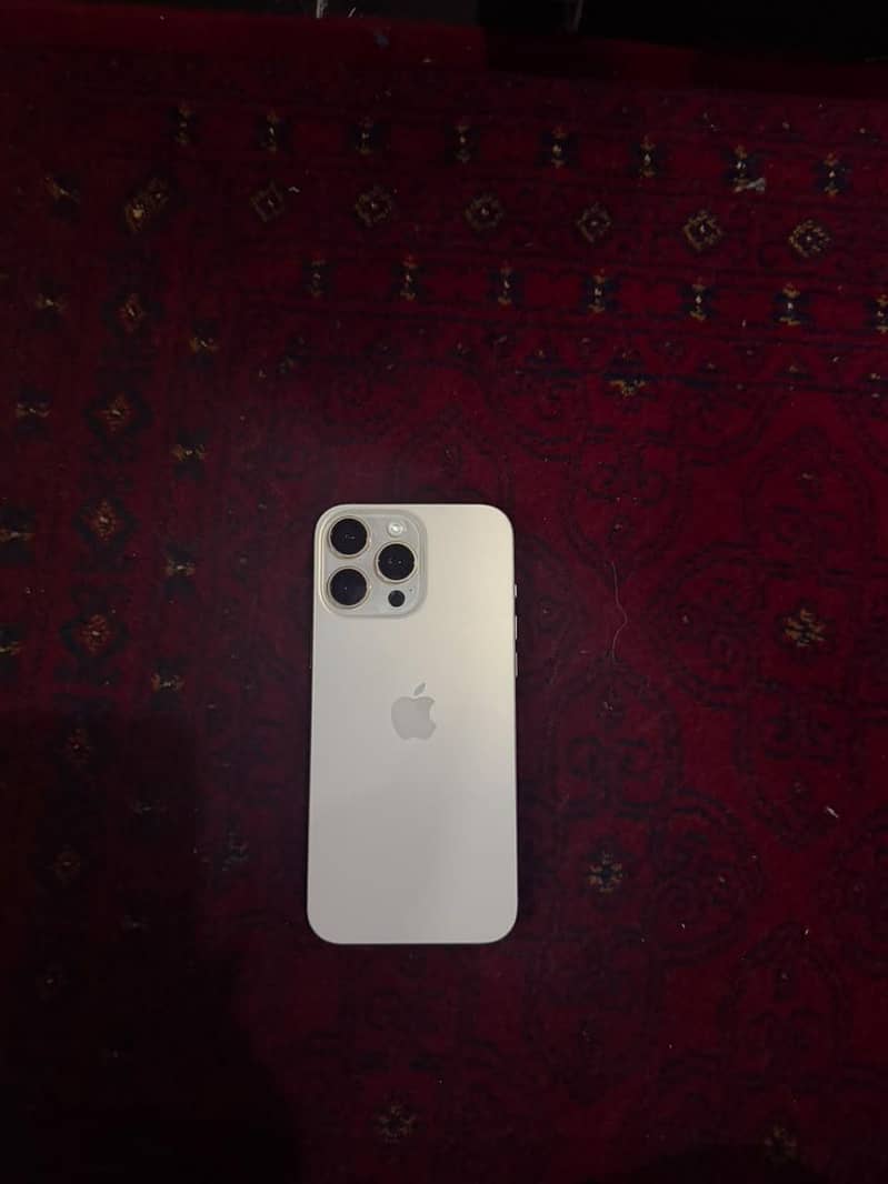 Apple iPhone 16 Pro Max 1