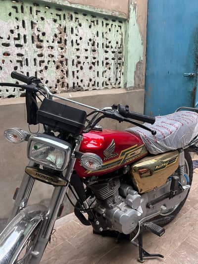 Honda CG 125 Self Start Golden edition 2027 model