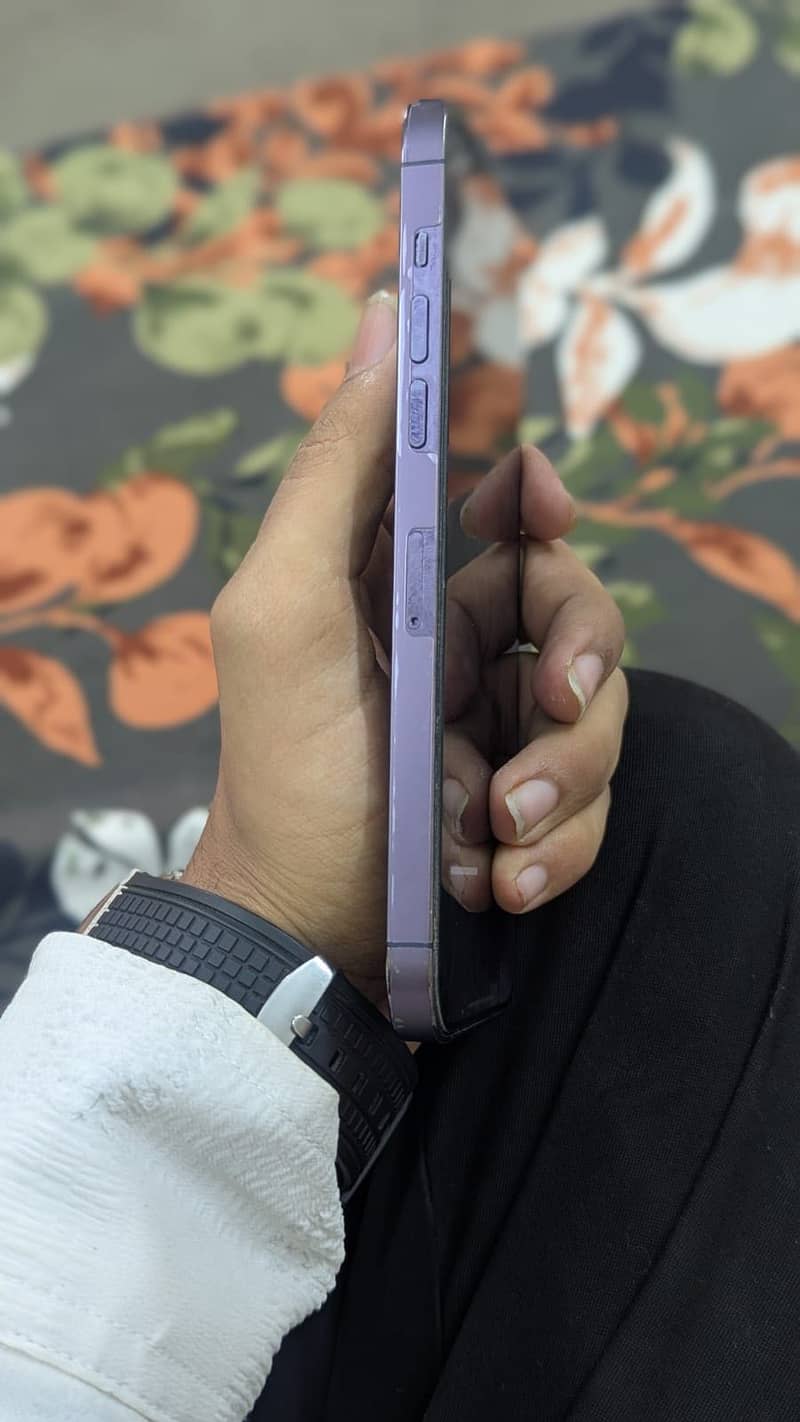 Apple iPhone 14 Pro Max 4