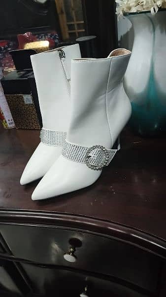 SHOES LONG WHITE FOR WOMEN STYLISH  Foreign country Shoes.