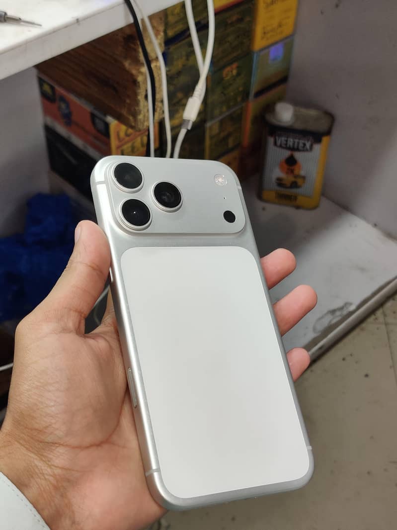 Apple iPhone 17 Pro Max Silver 0