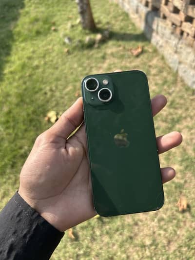 Apple iPhone 13