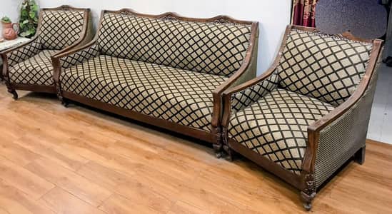 3 Seater Sofa Excellent Condition