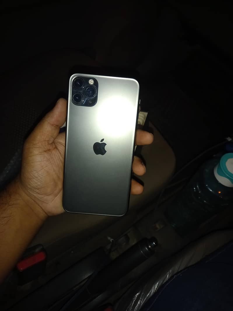 Apple iPhone 11 Pro Max 6