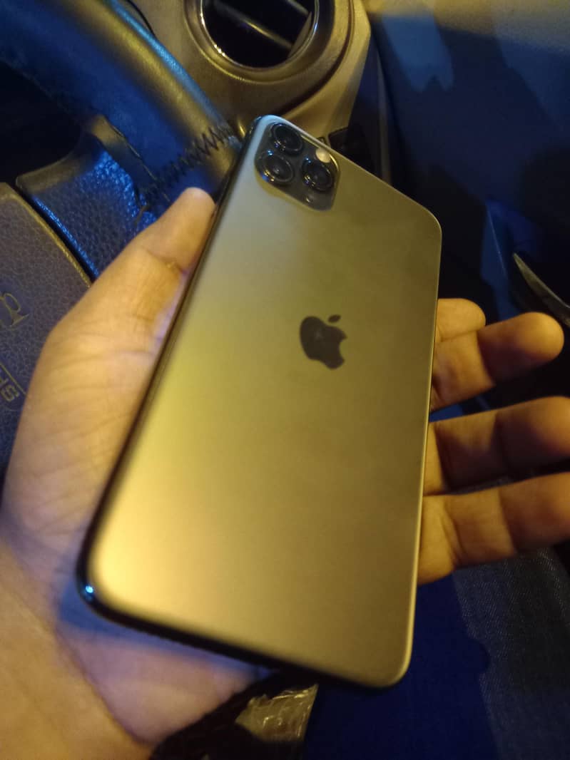 Apple iPhone 11 Pro Max 8