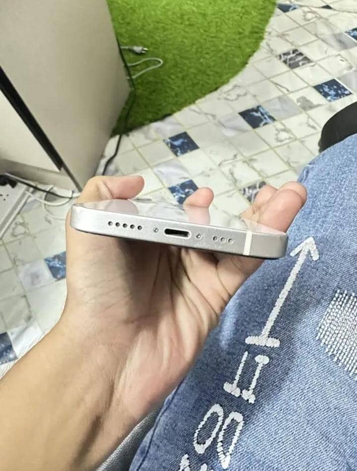 Apple iPhone 12 2