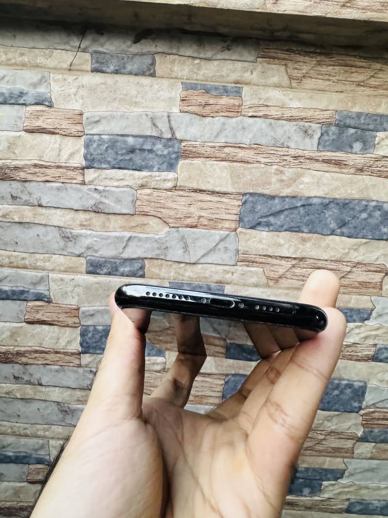 Apple iPhone 11 Pro Max 2