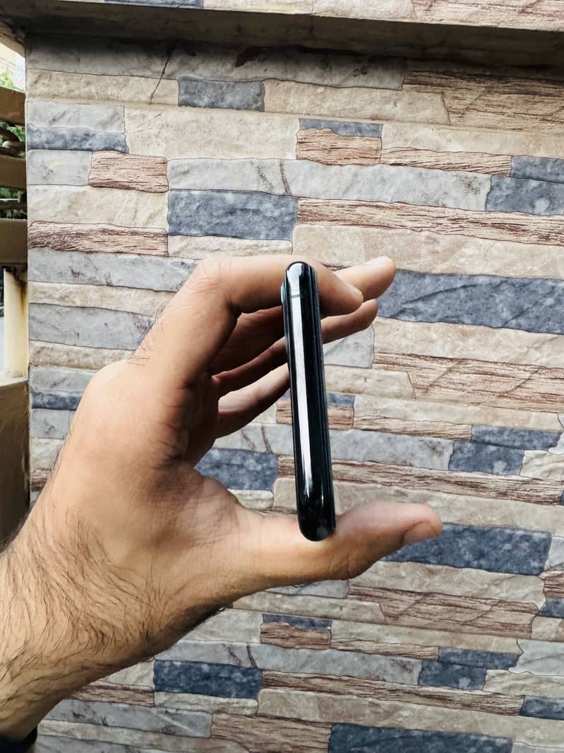 Apple iPhone 11 Pro Max 5
