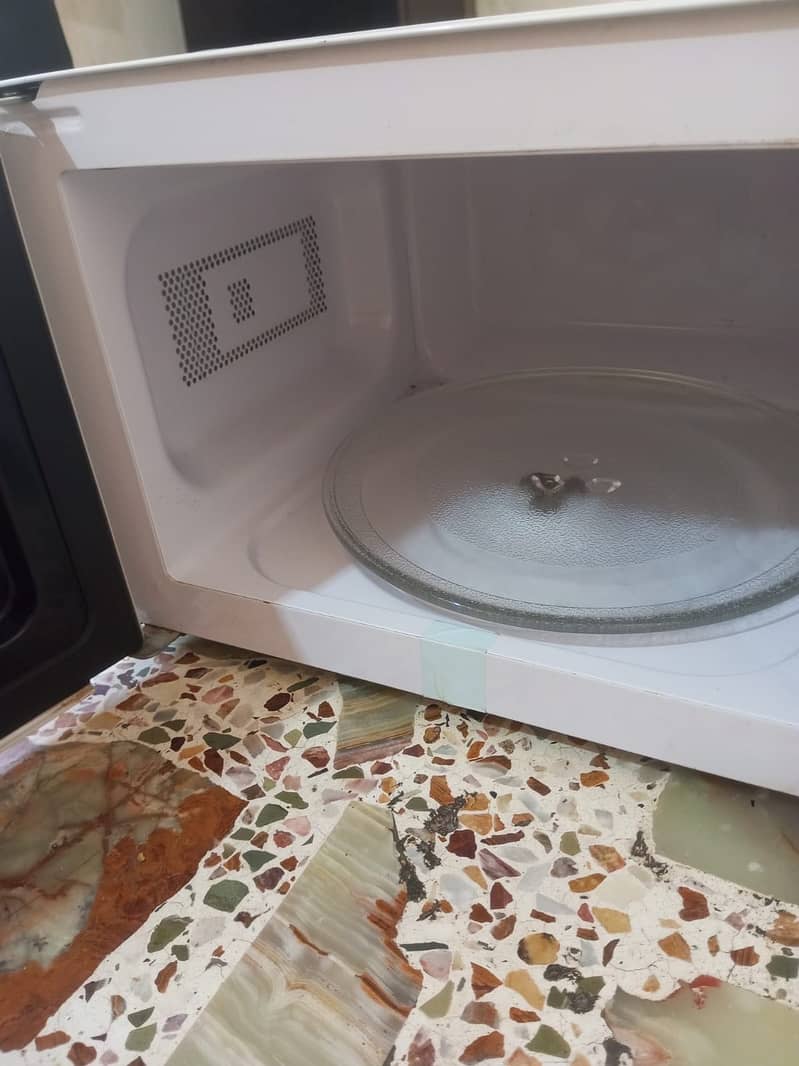 Dawlance microwave 8