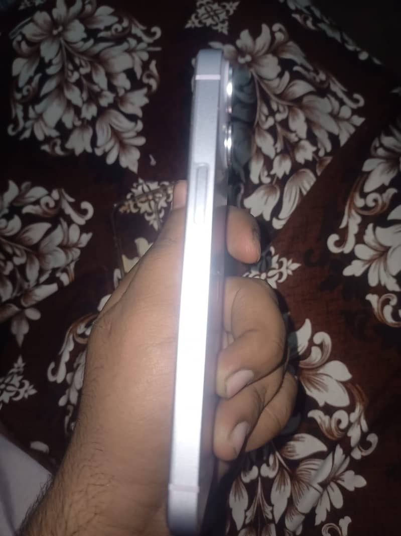 Apple iPhone 14 1