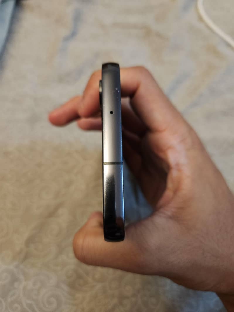 Samsung Mobile S23 Plus 3
