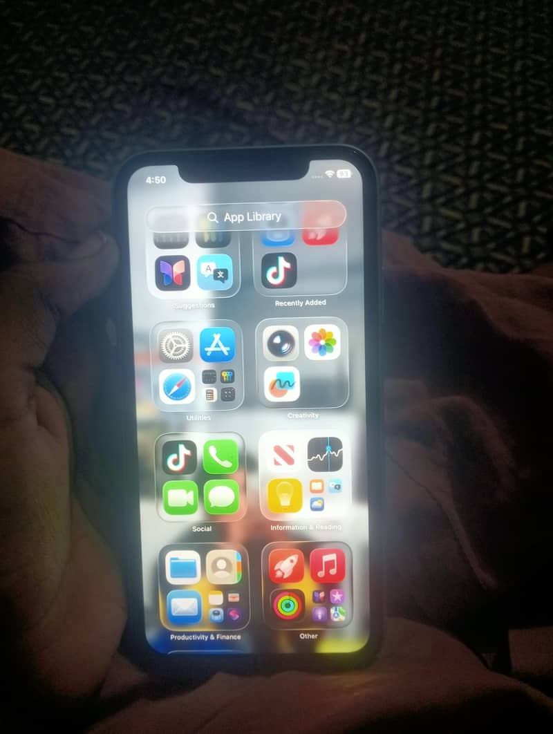Apple iPhone 11 6