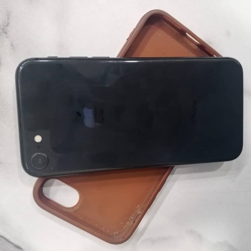 Apple iPhone 8 1