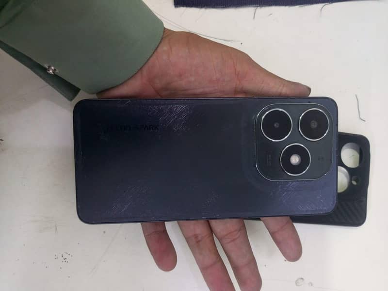 Tecno Spark 20 4