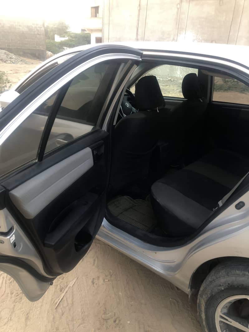 Toyota Corolla Axio 2012 3