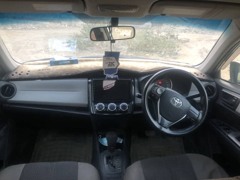 Toyota Corolla Axio 2012 4