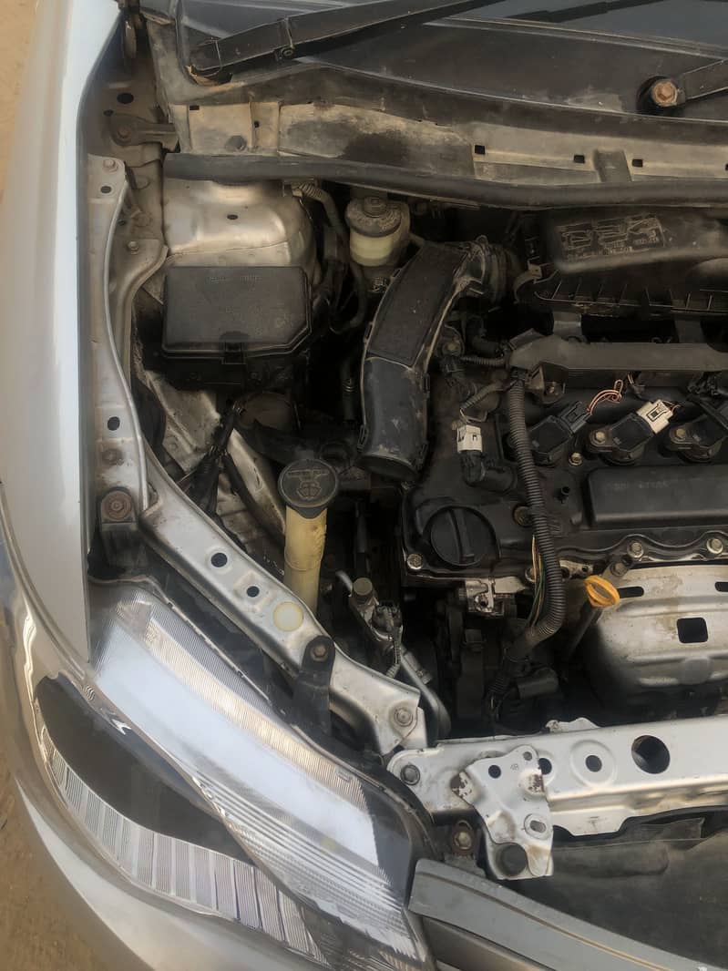 Toyota Corolla Axio 2012 12