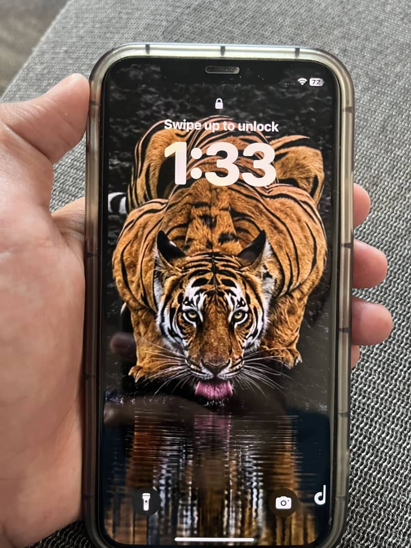 Apple iPhone XS 4