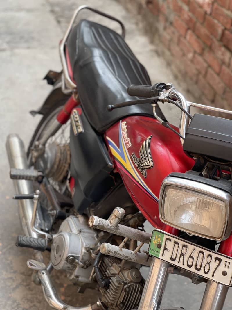 Honda 70 2011 0