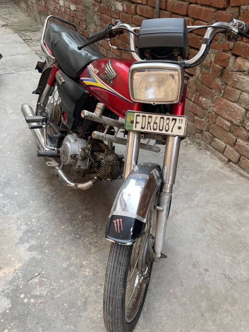 Honda 70 2011 4