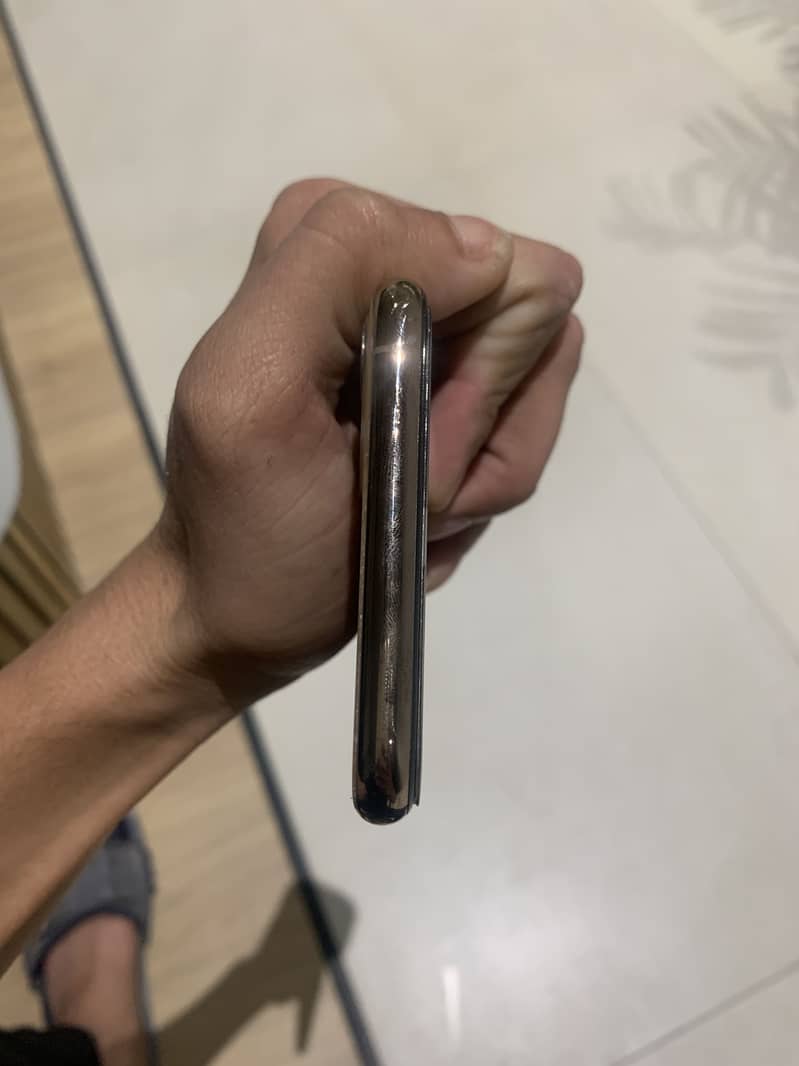 Apple iPhone 11 Pro Max 3