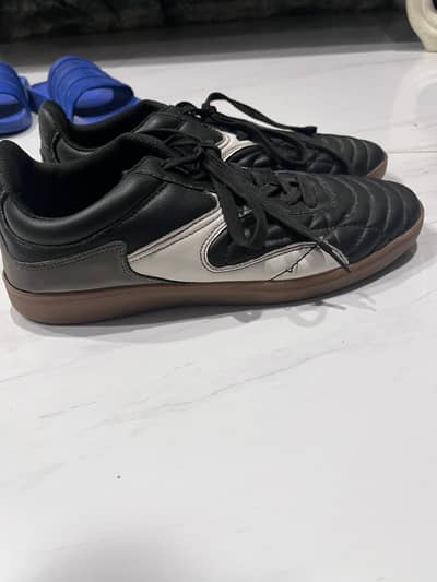 outfitters original sneakers