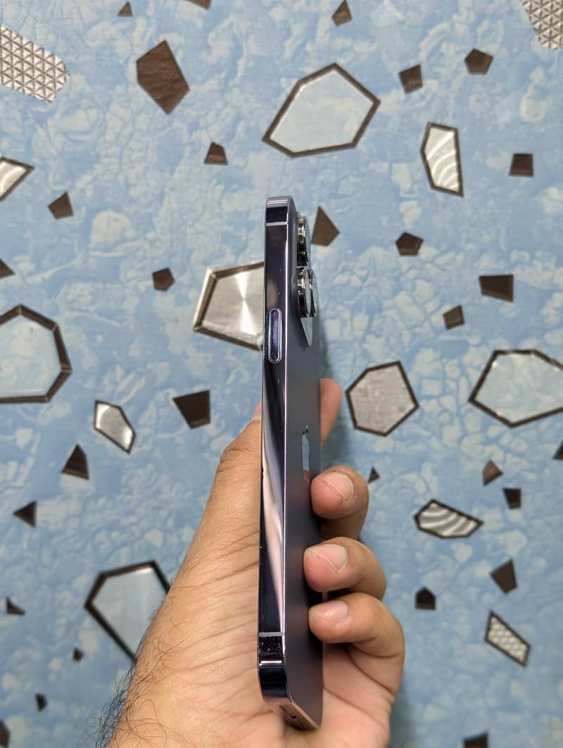 Apple iPhone 14 Pro Max 3