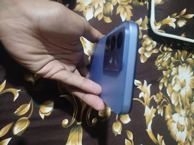 Realme C85 3
