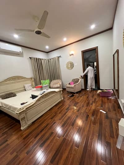 DHA PHASE 2 500 YARD BUNGALOW UPPER PORTION FOR RENT