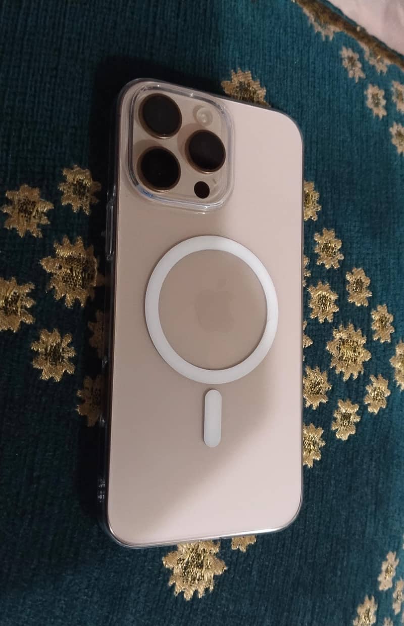 Apple iPhone 16 pro max 0