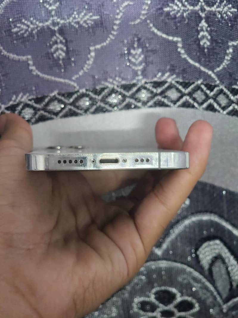 Apple iPhone 12 Pro 4